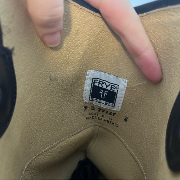 Frye Black Leather Heeled Boots with Timeless Design - Picture 6 of 7